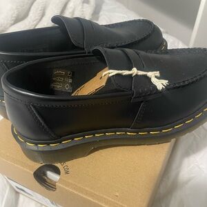 Dr. Martens penton smooth leather loafers unisex size 7 woman with tags